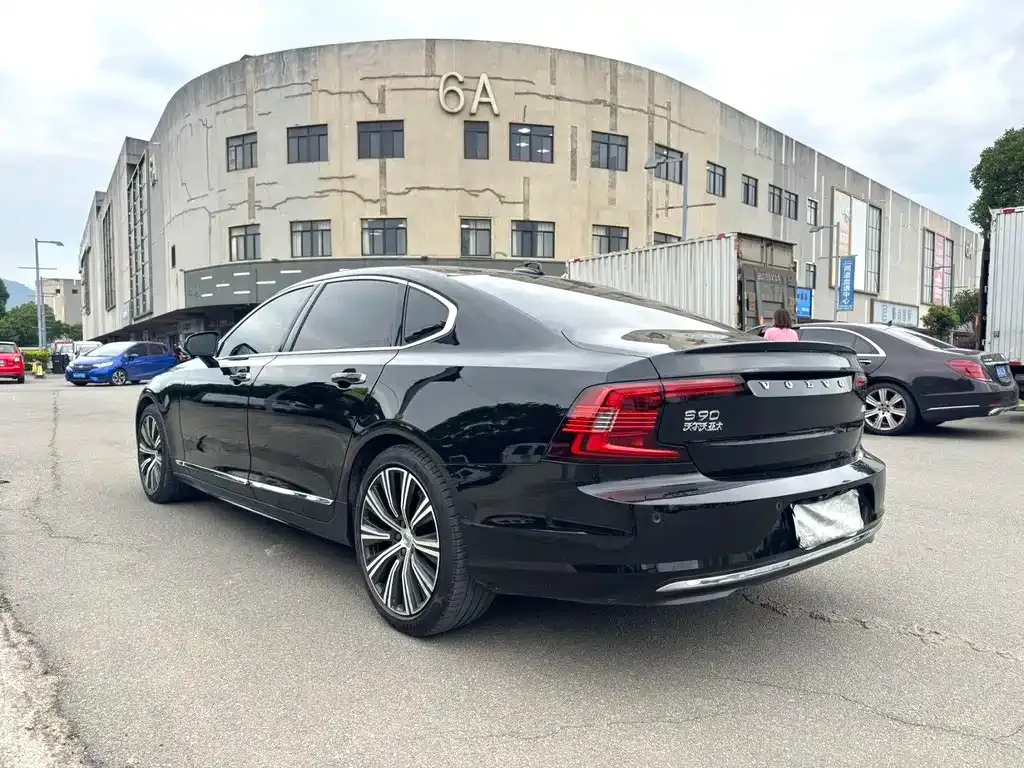 Volvo S90 2023 из CN, фото 5