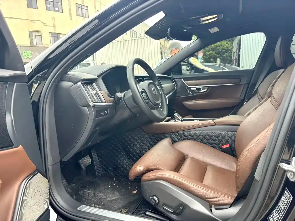 Volvo S90 2023 из CN, фото 6