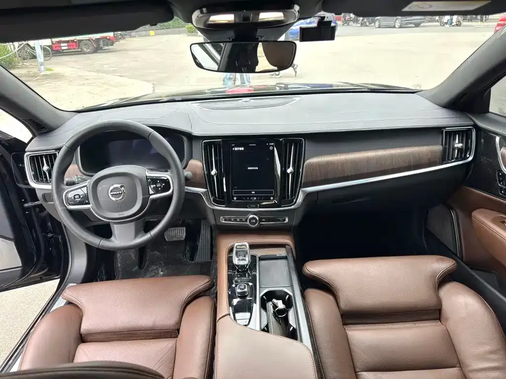 Volvo S90 2023 из CN, фото 8