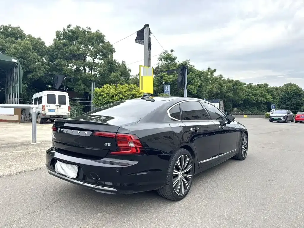 Volvo S90 2023 из CN, фото 3