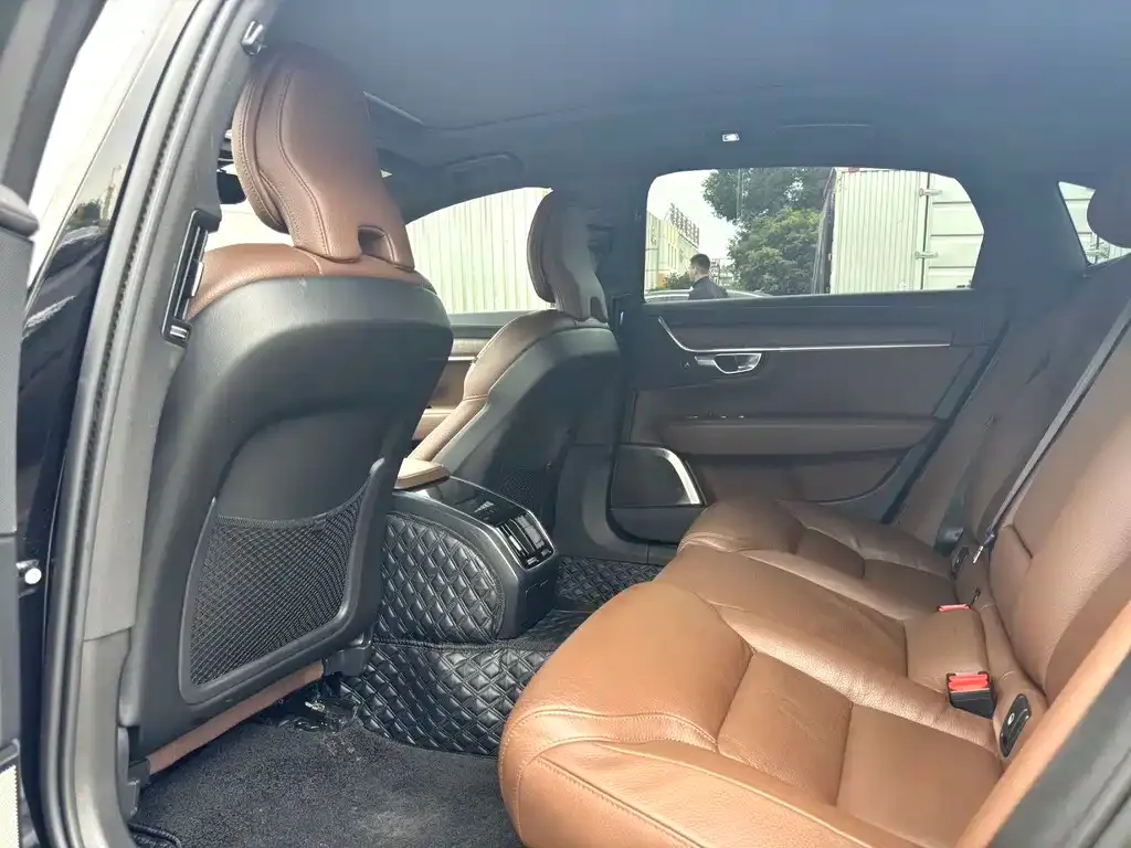 Volvo S90 2023 из CN, фото 2