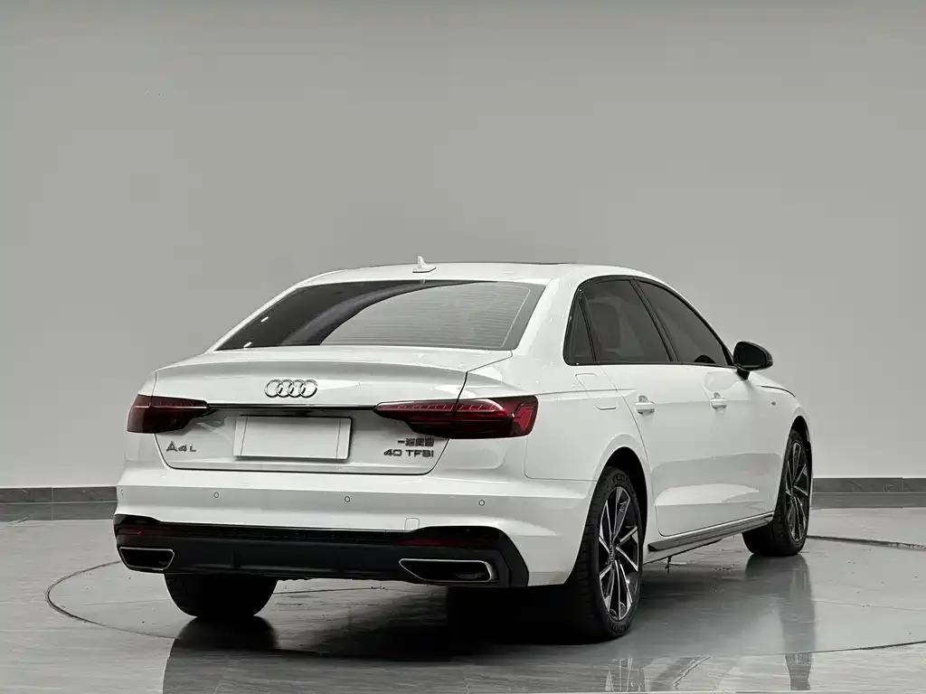Audi A4L — фото 10