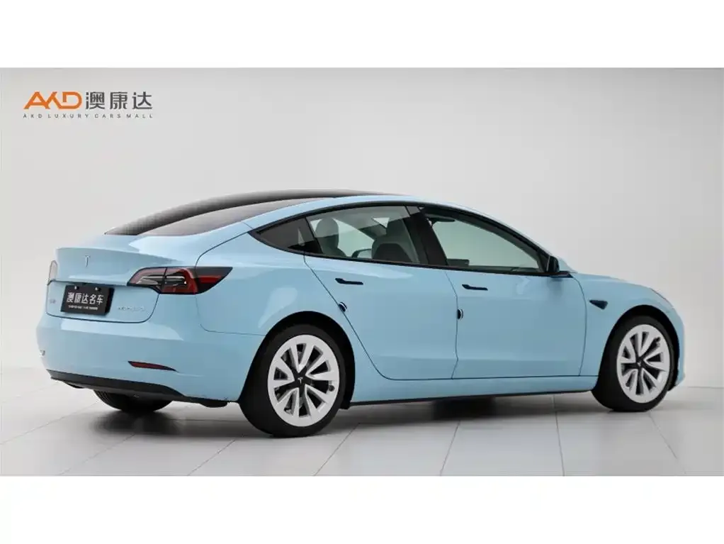 Tesla Model 3 — фото 3