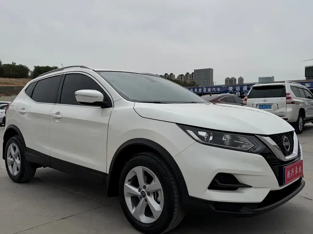Nissan Qashqai — фото 4