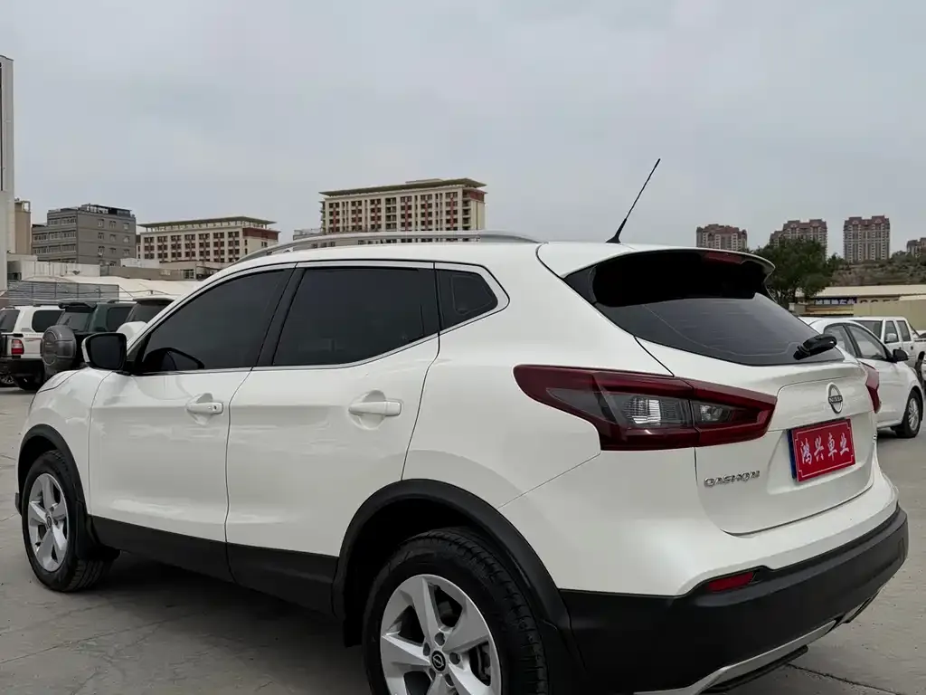 Nissan Qashqai — фото 7