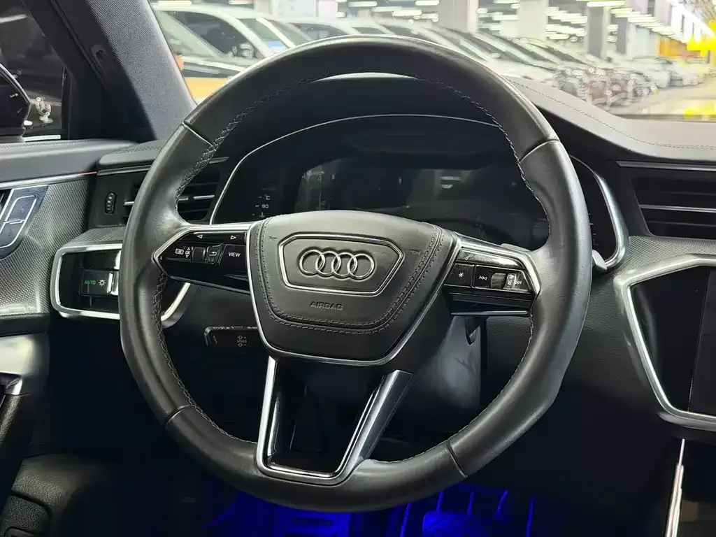 Audi A6L — фото 9