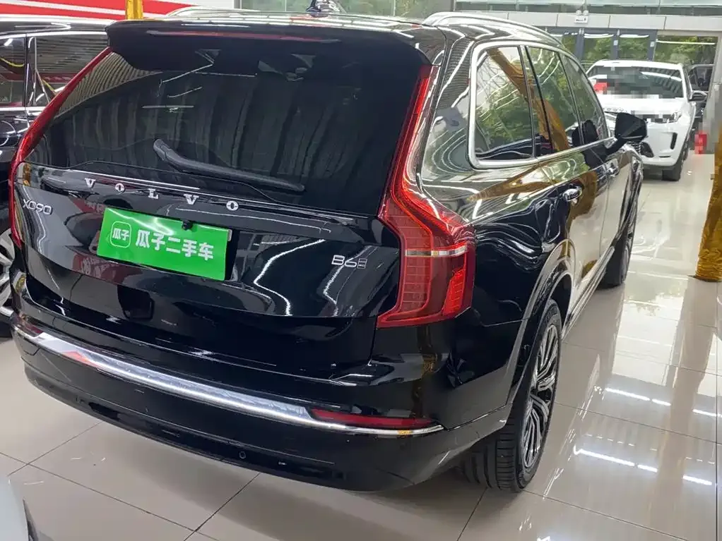Volvo XC90 — фото 9