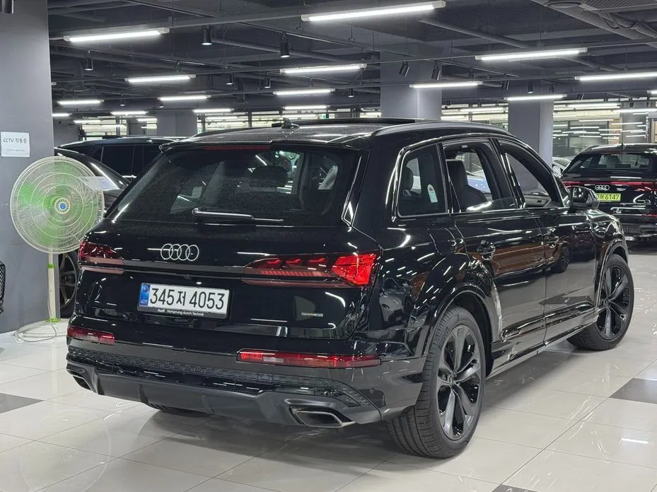 Audi Q7 — фото 8