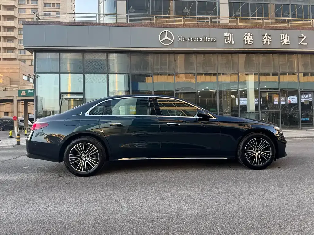 Mercedes-Benz E-Class — фото 10