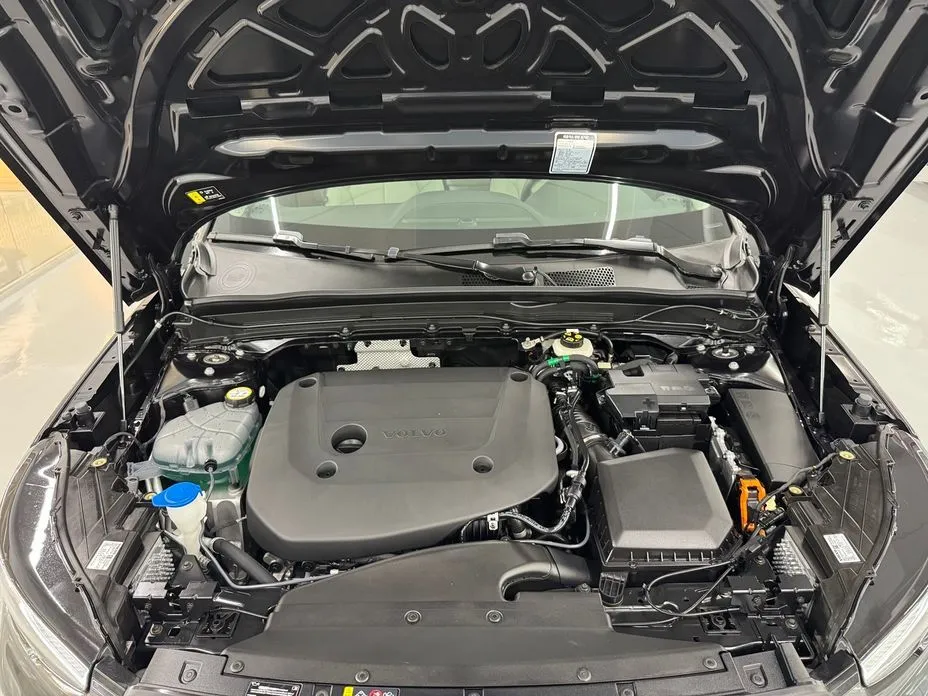 Volvo XC40 2025 из KR, фото 4