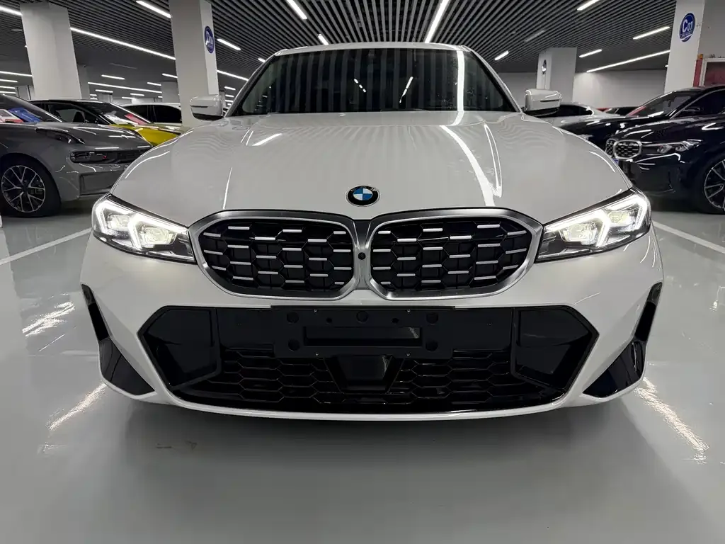 BMW 3 Series 2023 из CN, фото 2