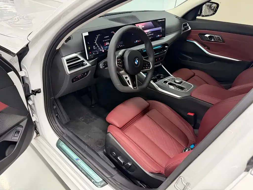 BMW 3 Series 2023 из CN, фото 6