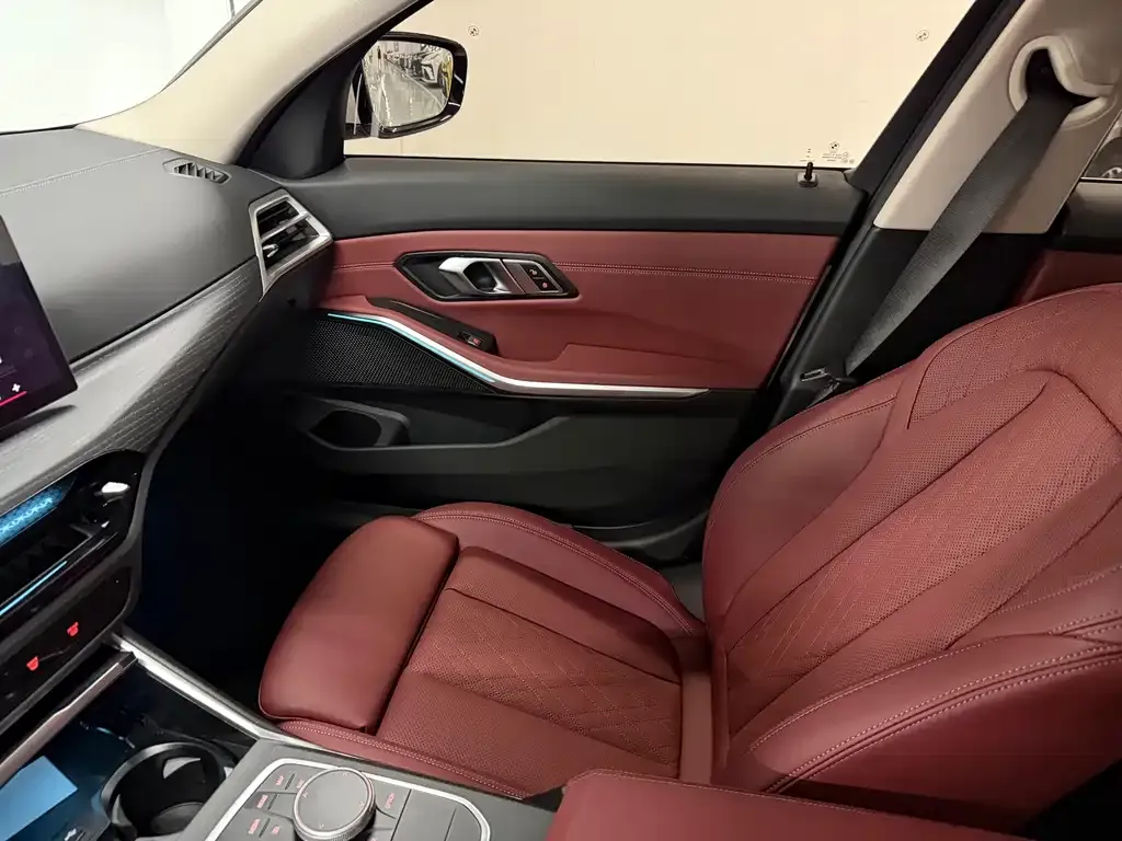 BMW 3 Series 2023 из CN, фото 3