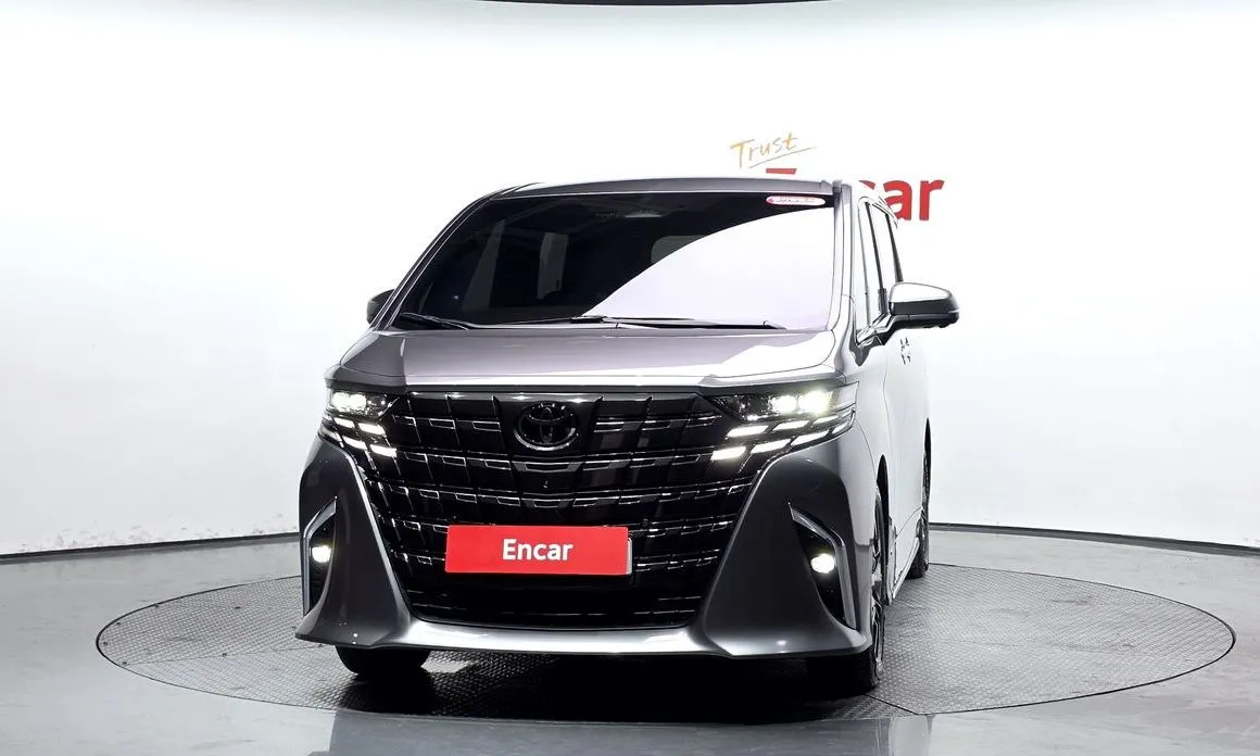 Toyota Alphard — фото 3