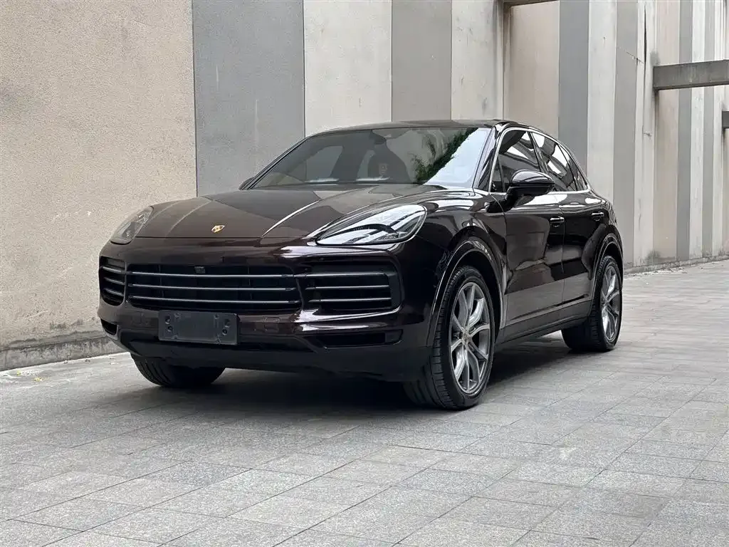 Porsche Cayenne — фото 1