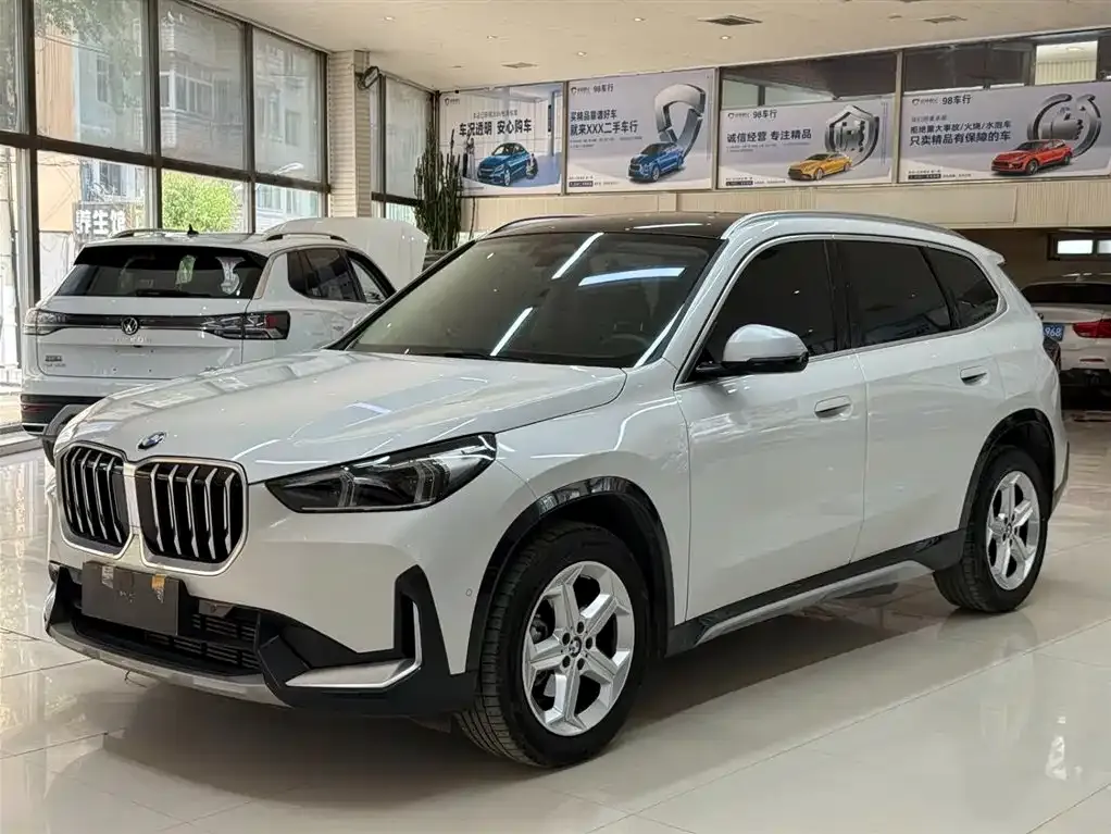 BMW X1 — фото 1
