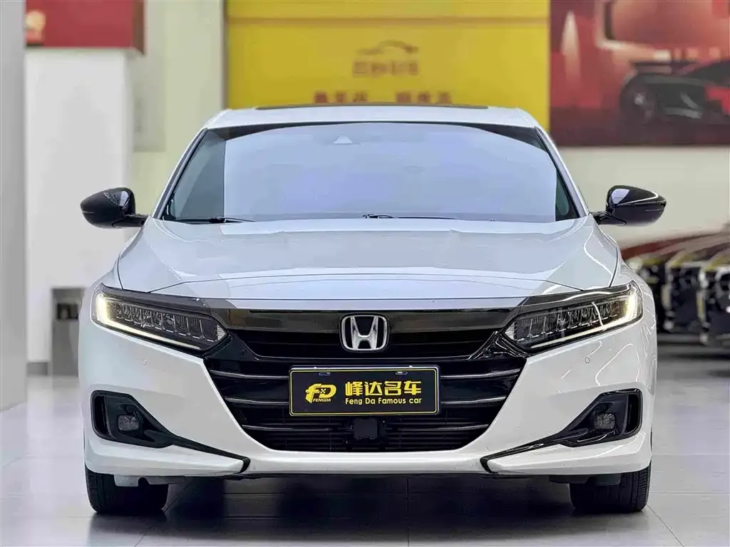 Honda Accord — фото 8