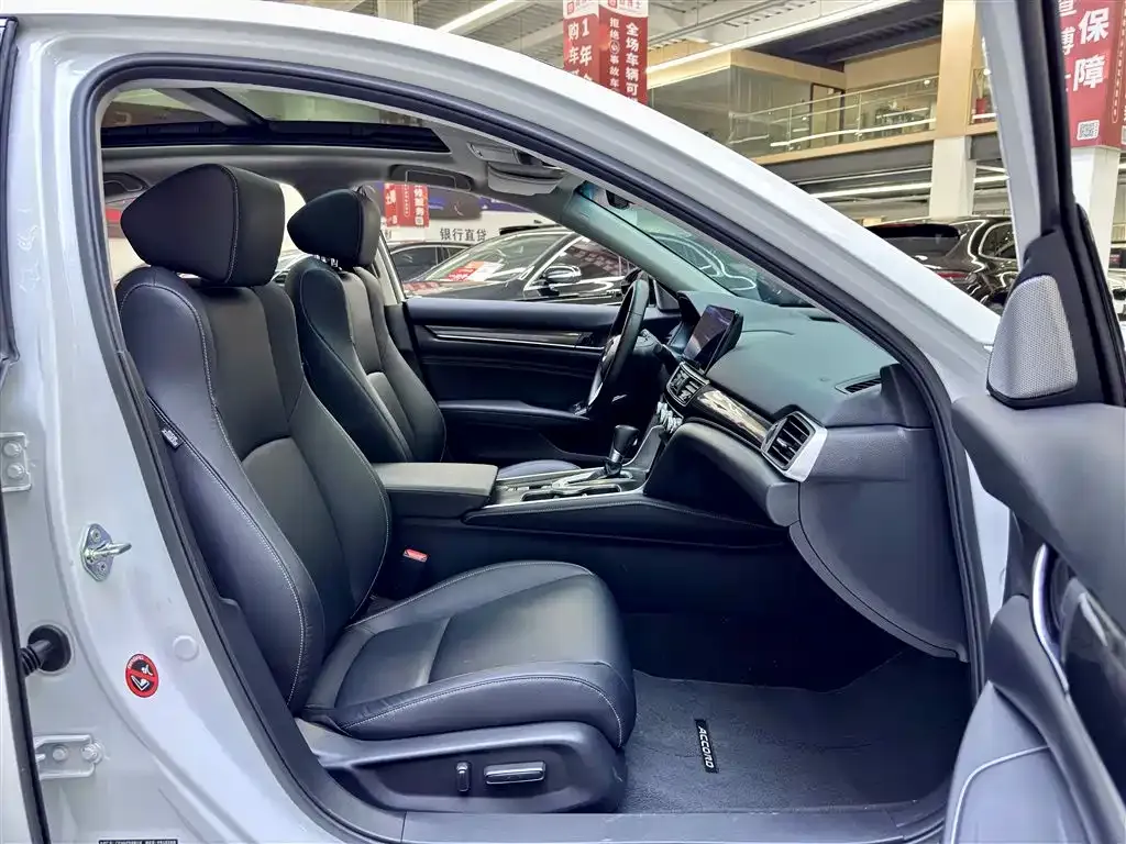 Honda Accord — фото 9