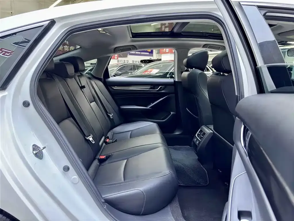 Honda Accord — фото 5