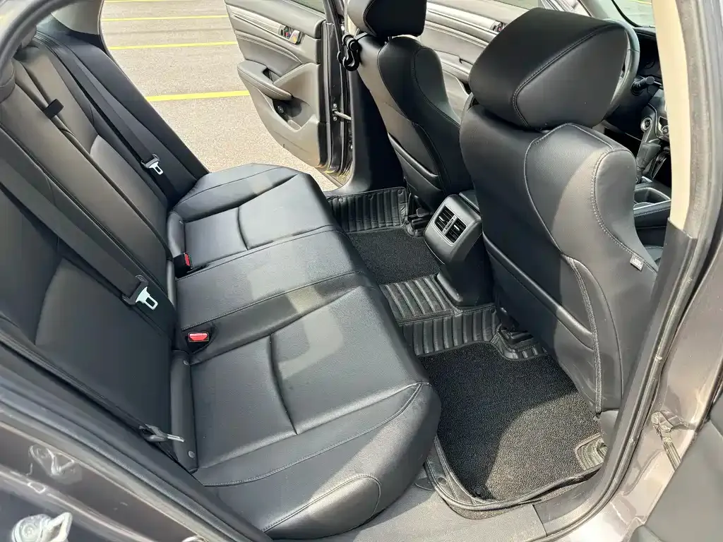 Honda Accord — фото 5
