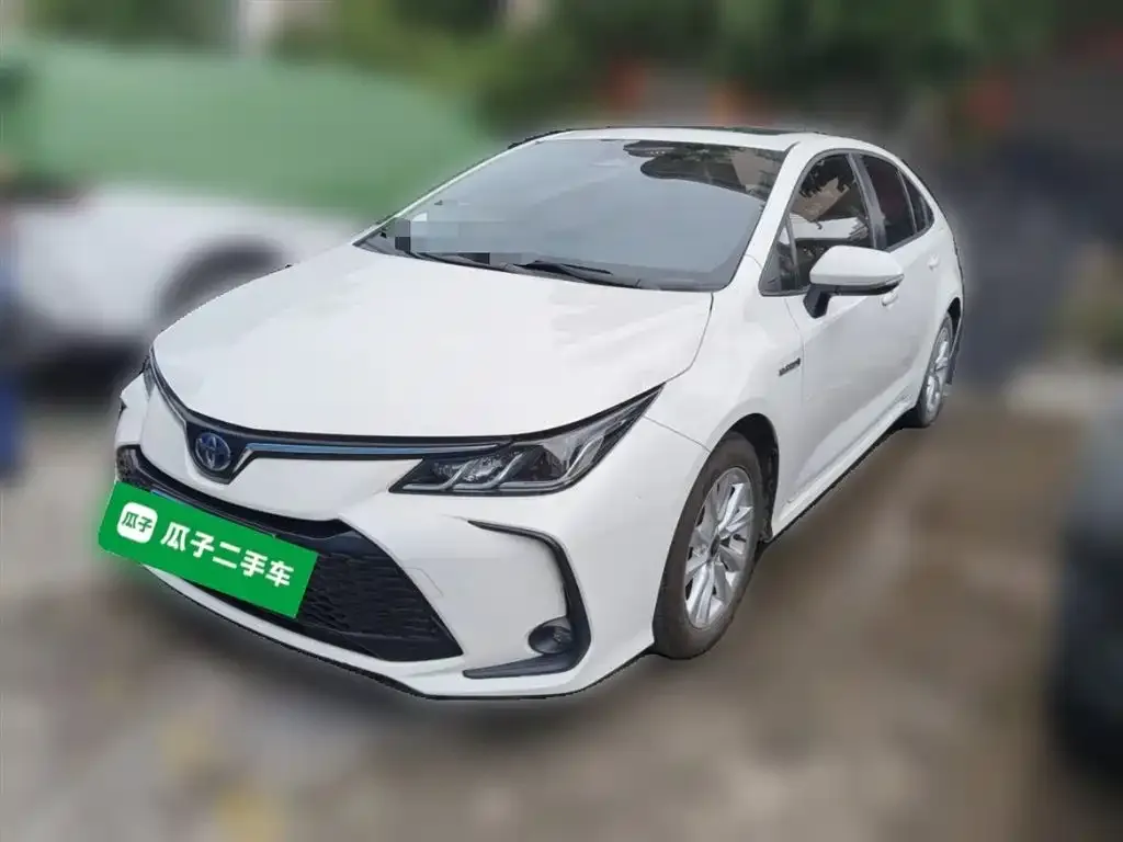 Toyota Corolla — фото 1
