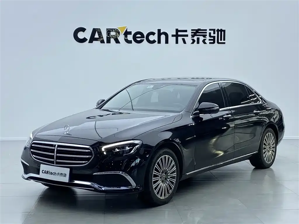 Mercedes-Benz E-Class — фото 1