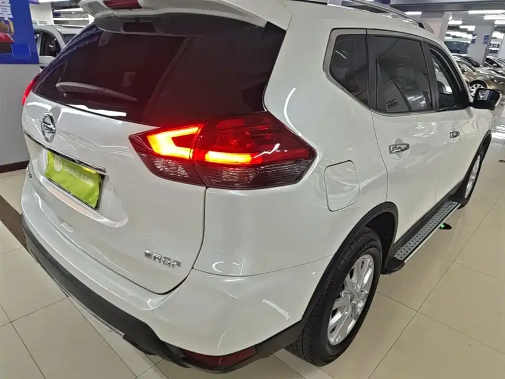 Nissan X-Trail — фото 10