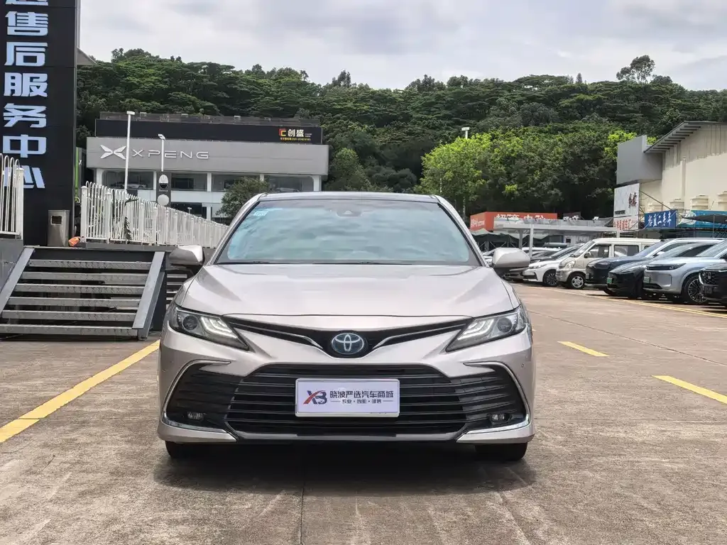 Toyota Camry — фото 6