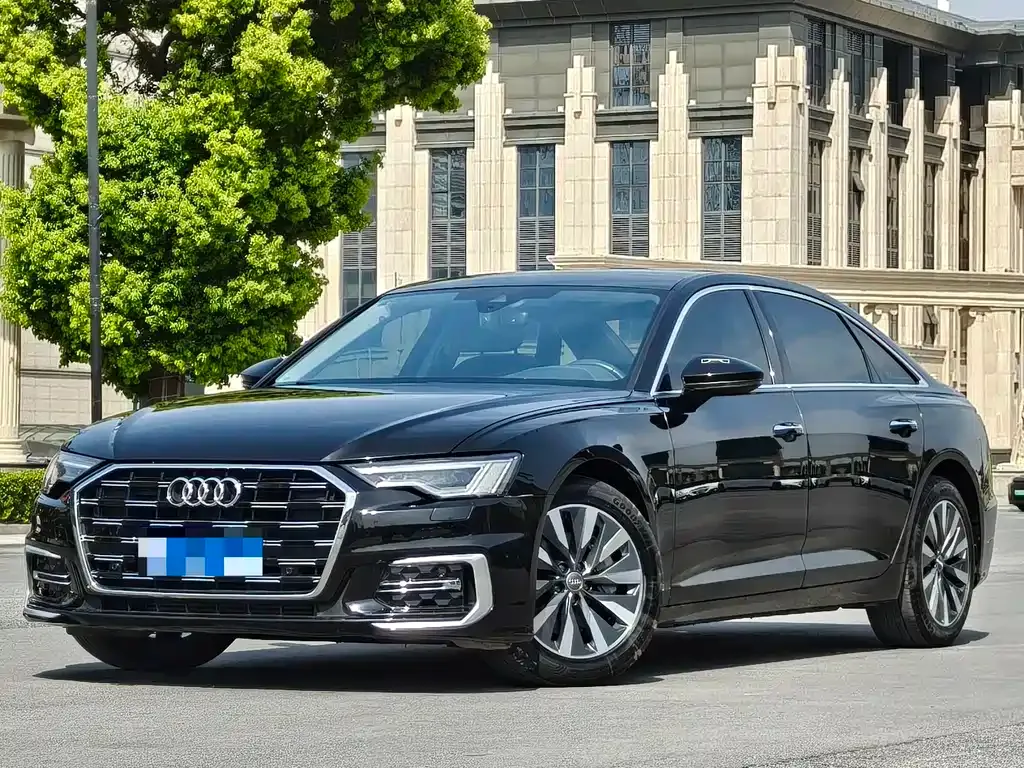 Audi A6L — фото 1