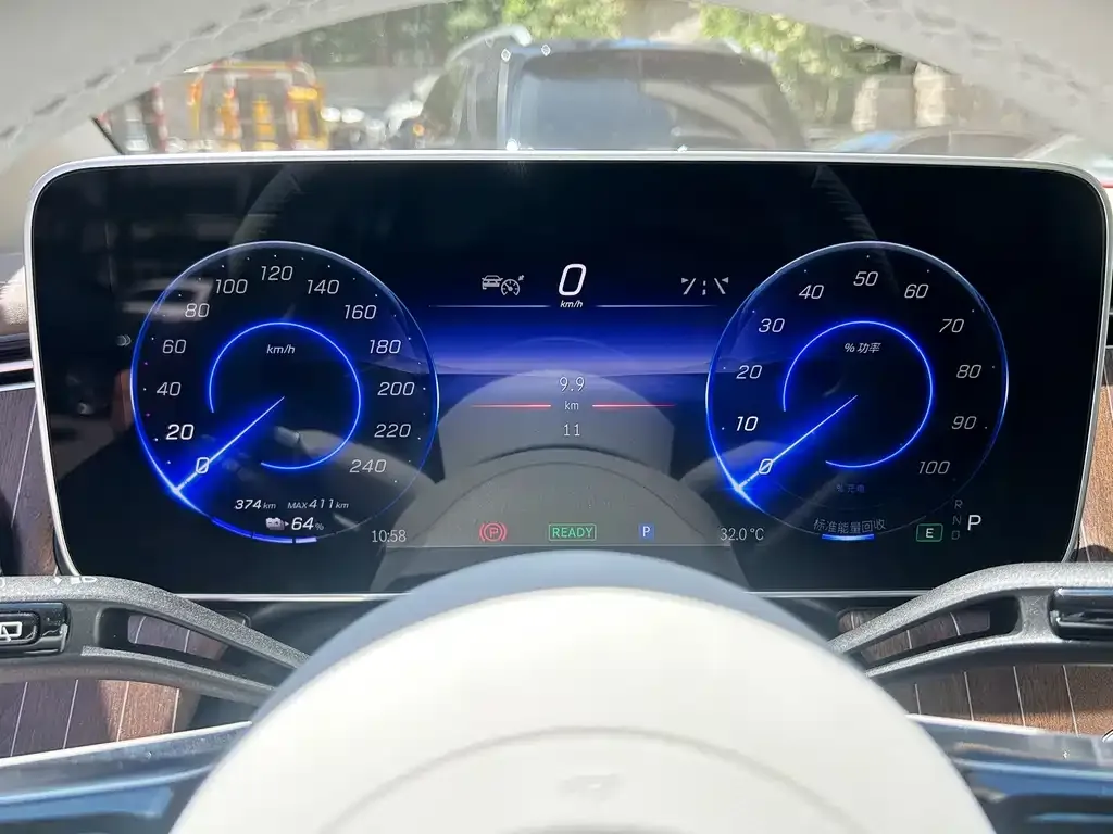 Mercedes-Benz EQE SUV — фото 2