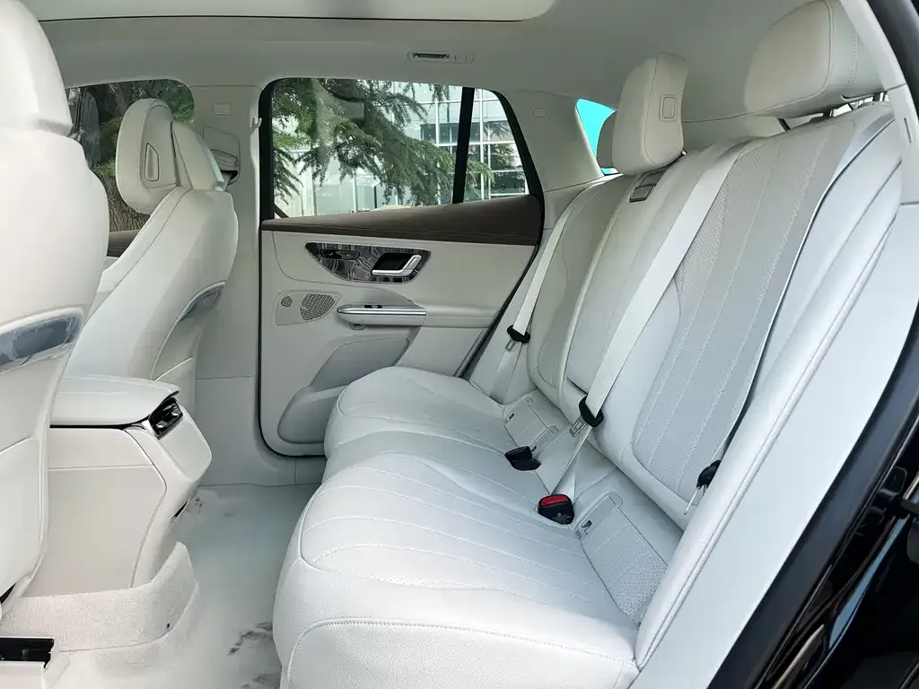 Mercedes-Benz EQE SUV — фото 3