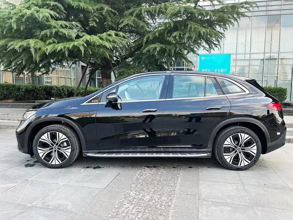 Mercedes-Benz EQE SUV — фото 8