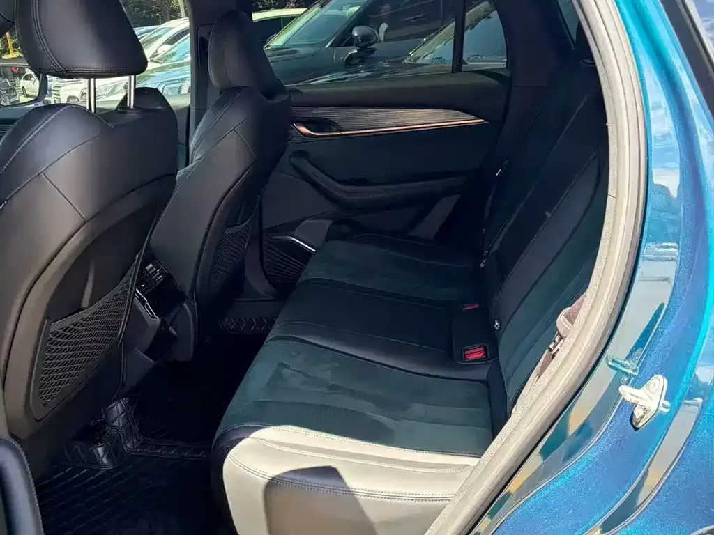 Geely Xingyue L 2023 из CN, фото 2