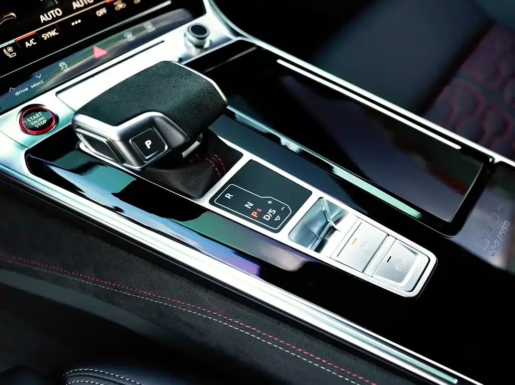 Audi RS 6 2025 из CN, фото 5