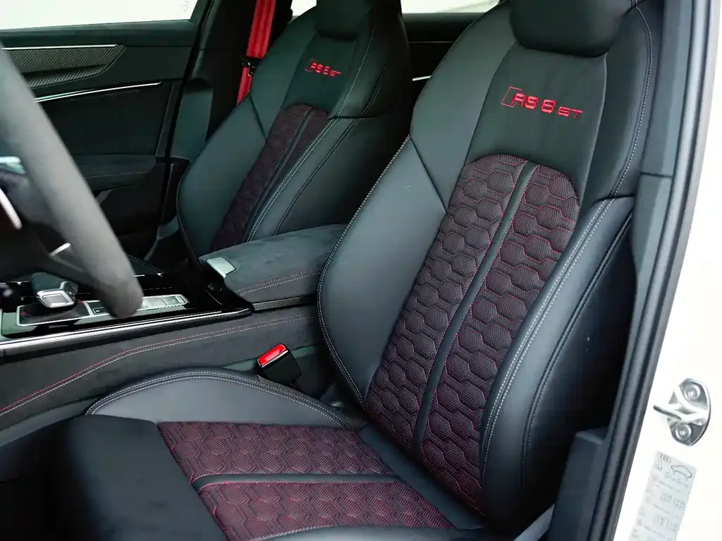 Audi RS 6 2025 из CN, фото 4