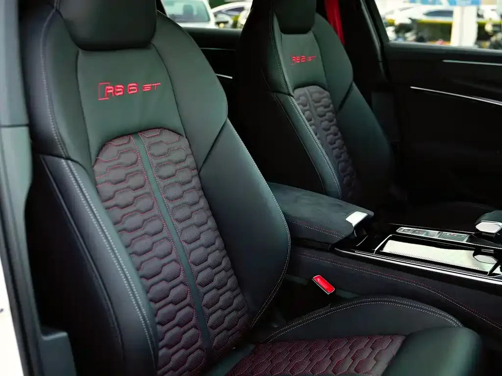 Audi RS 6 2025 из CN, фото 7