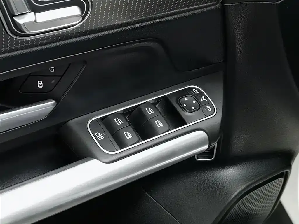 Mercedes-Benz GLA — фото 8