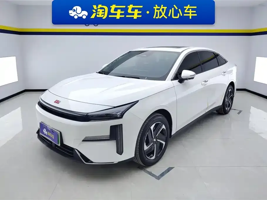 Geely Galaxy L6 — фото 1