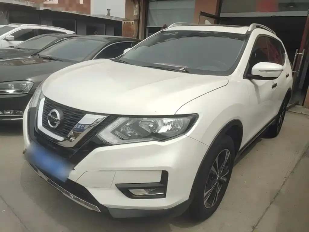 Nissan X-Trail — фото 1