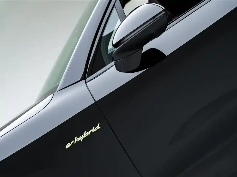 Porsche Cayenne Hybrid — фото 7