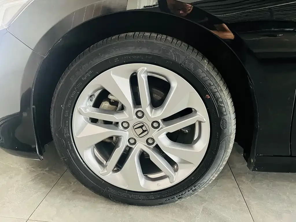 Honda Accord — фото 4