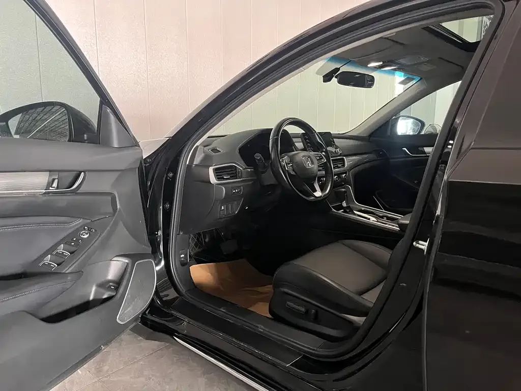 Honda Accord — фото 3