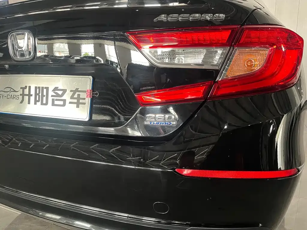 Honda Accord — фото 6
