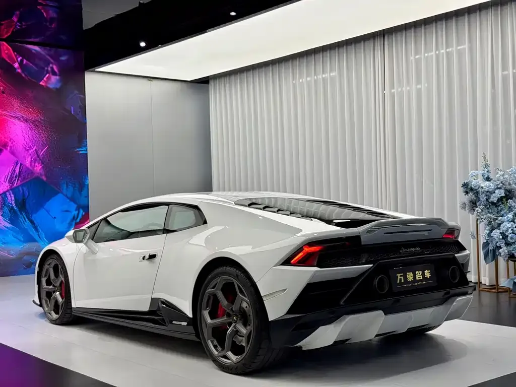 Lamborghini Huracan — фото 8