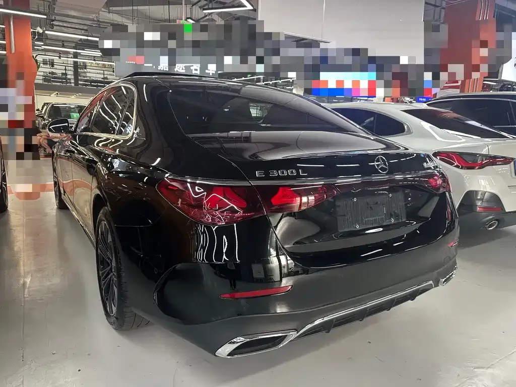 Mercedes-Benz E-Class — фото 4