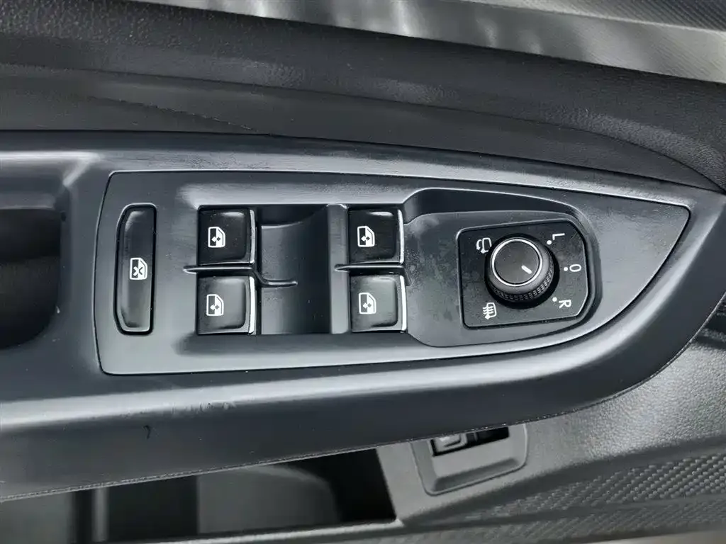 Volkswagen Passat — фото 8