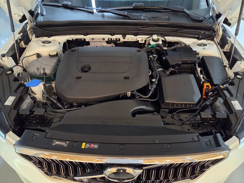 Volvo XC40 2026 из KR, фото 10