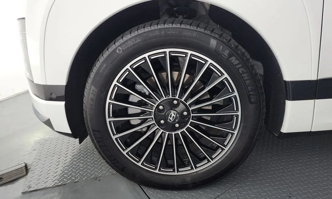 Hyundai Ioniq9 — фото 10