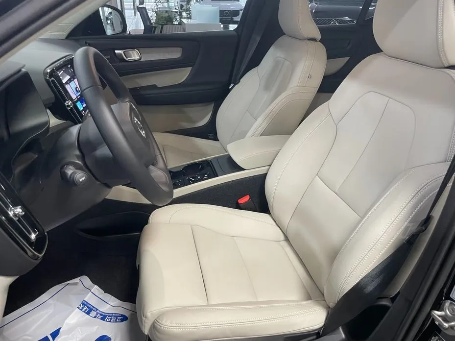 Volvo XC40 2026 из KR, фото 9