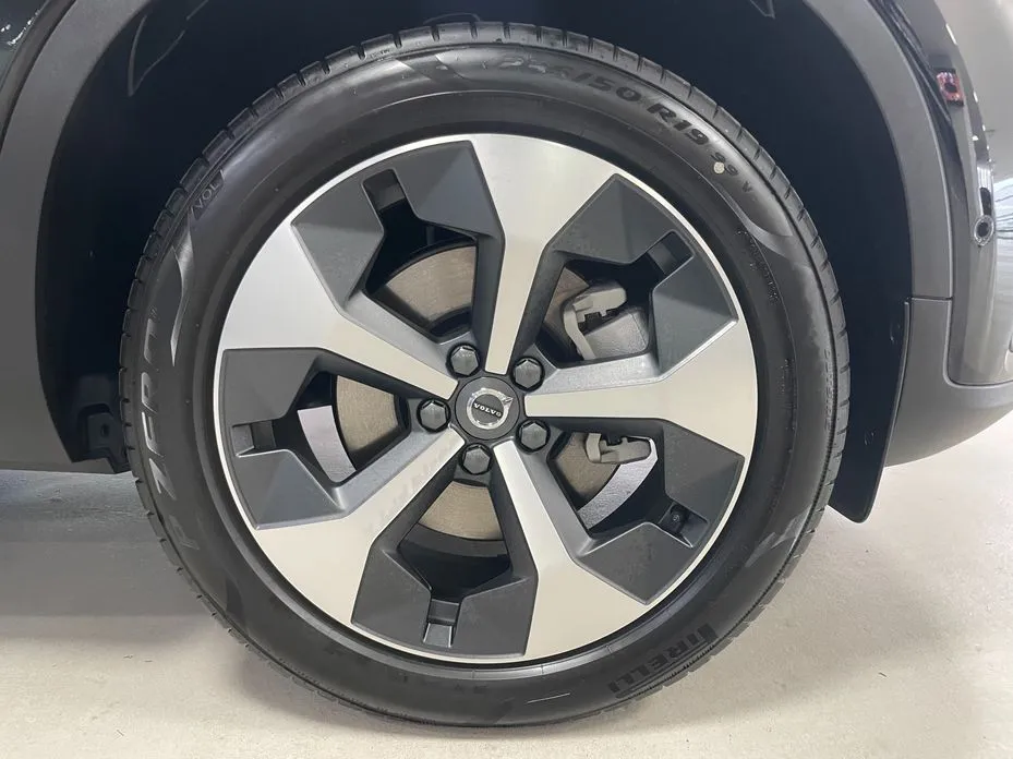 Volvo XC40 2026 из KR, фото 4